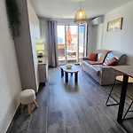 Cosy Avec Terrasse Apartman