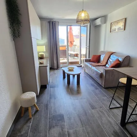 Cosy Avec Terrasse 아파트