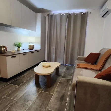 Apartment Cosy Avec Terrasse L'Ile-Rousse (Corsica)